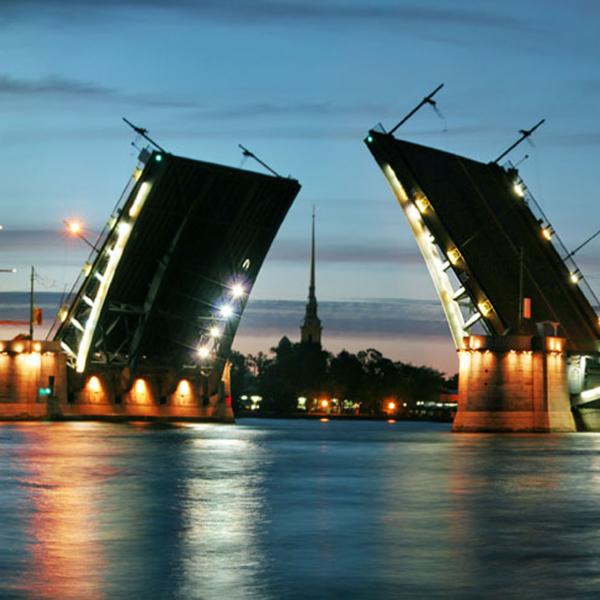Ночная экскурсия по городу (развод мостов)